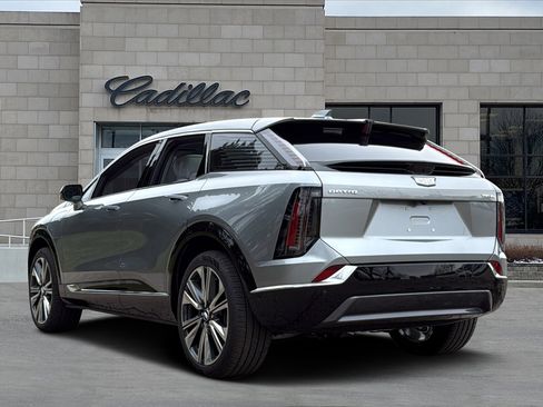 New 2026 Cadillac Optiq Luxury 2 image 4