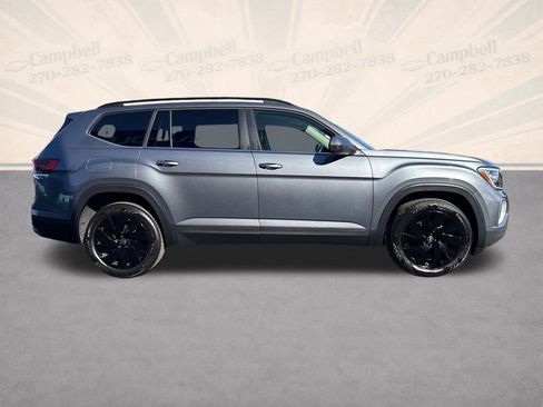 Used 2025 Volkswagen Atlas SE image 7