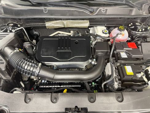 Used 2025 Chevrolet Blazer LT FWD image 31