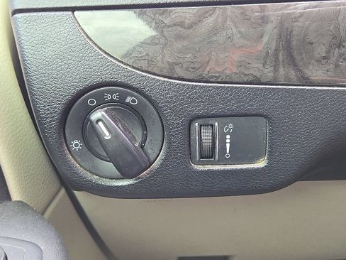Used 2018 Dodge Grand Caravan SE w/ UConnect Hands-Free Group FWD image 19