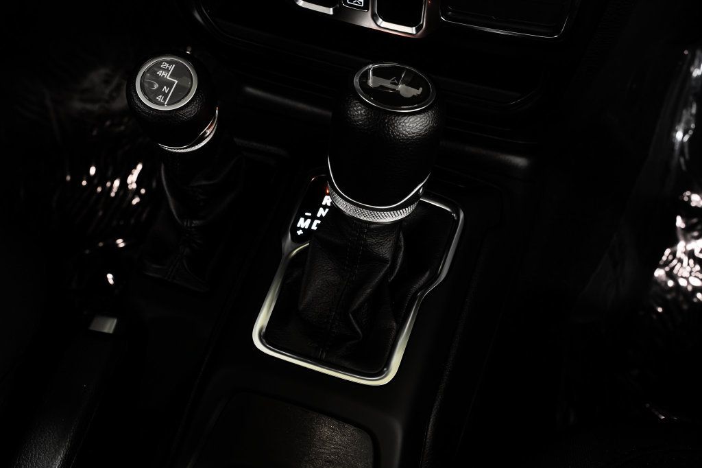 Used 2022 Jeep Wrangler Unlimited Sport AWD/4WD image 28