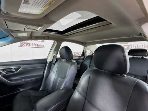 Used 2013 Nissan Altima 2.5 SL w/ Technology Pkg FWD image 11