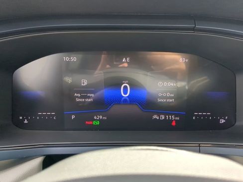 Certified 2024 Volkswagen Taos SE image 30