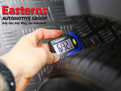 Used 2023 Hyundai Venue Limited image 28