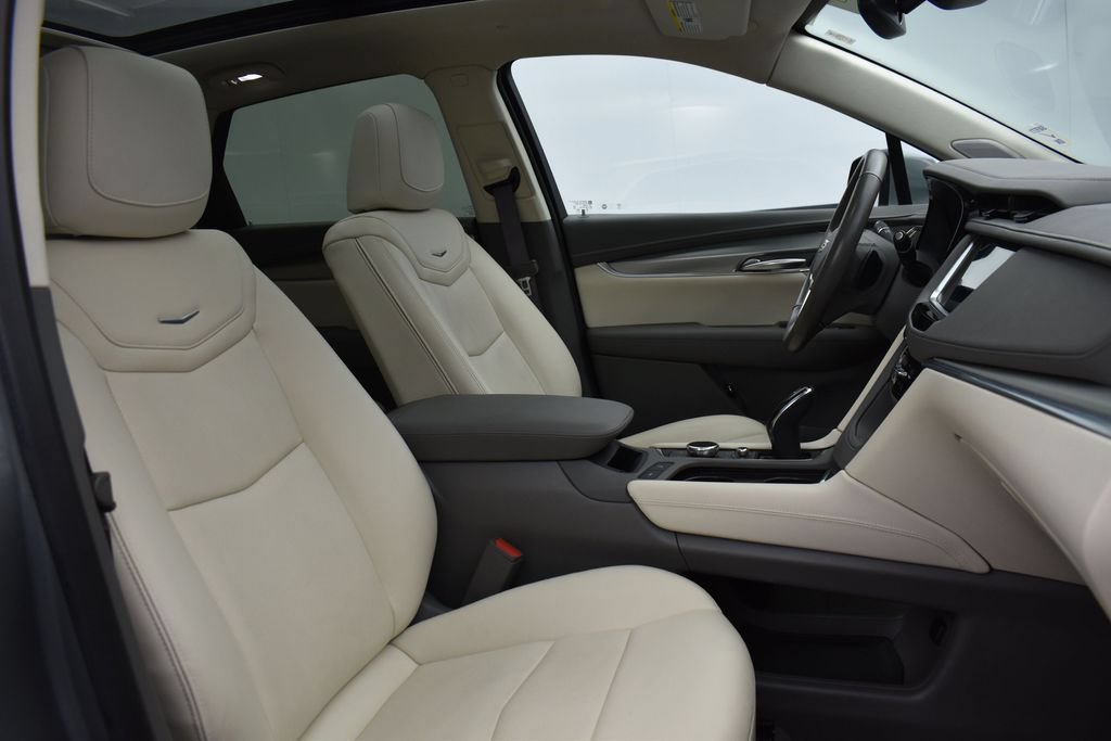 Certified 2024 Cadillac XT5 Premium Luxury AWD/4WD image 33