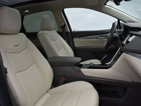 Certified 2024 Cadillac XT5 Premium Luxury AWD/4WD image 33