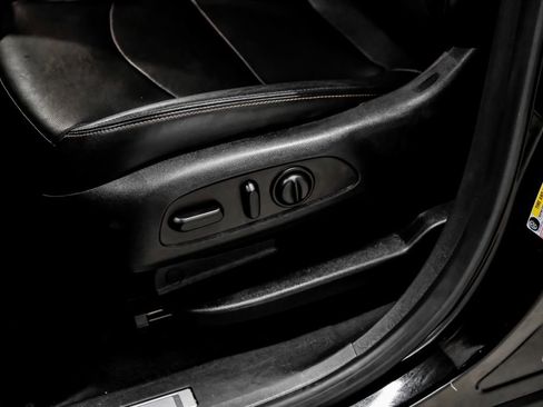 Used 2018 Chevrolet Equinox Premier FWD image 28