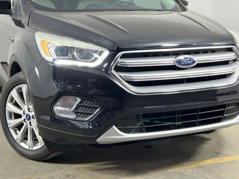 Used 2017 Ford Escape Titanium image 40