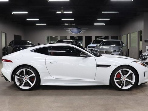 Used 2016 Jaguar F-TYPE R image 6
