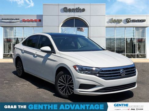Used 2020 Volkswagen Jetta SE image 1