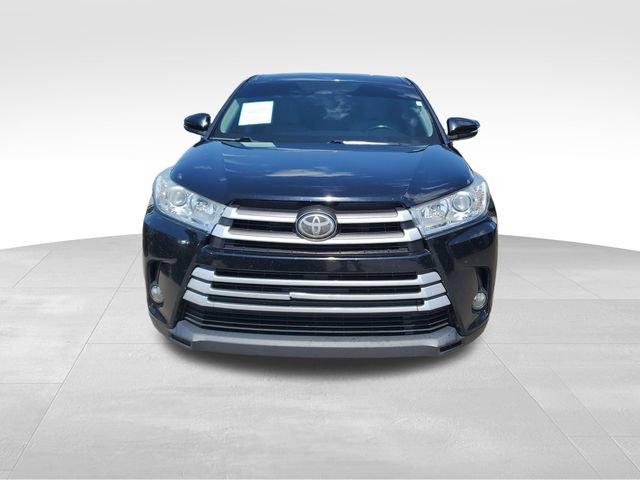 Used 2017 Toyota Highlander Plus AWD/4WD image 2