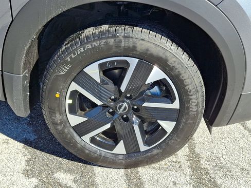Used 2026 Nissan Kicks SV w/ Cold Weather Package AWD/4WD image 8