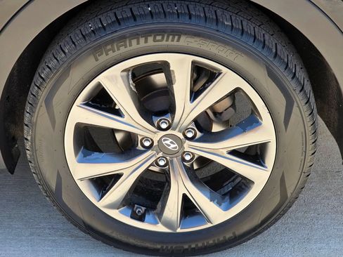 Used 2017 Hyundai Santa Fe Sport FWD image 39