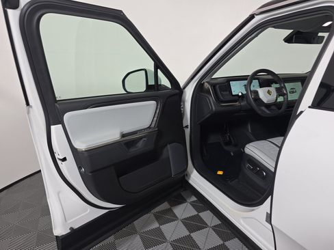 Used 2025 Rivian R1S Adventure AWD/4WD image 16