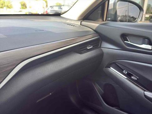 Used 2023 Nissan Altima 2.5 SV image 19