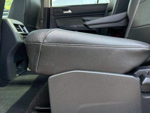 Used 2023 Volkswagen Atlas SE w/ Panoramic Sunroof Package FWD image 39