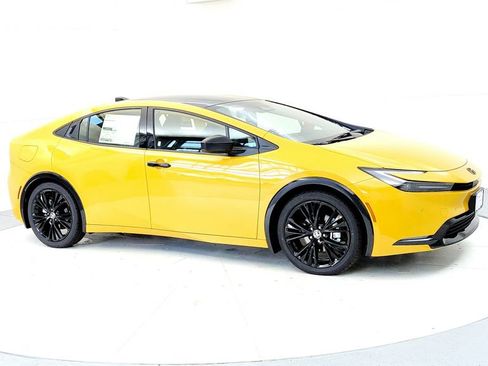 New 2026 Toyota Prius Plug-In Hybrid FWD image 7