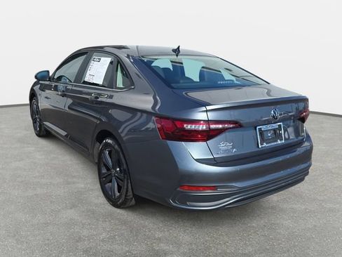 Used 2024 Volkswagen Jetta SE FWD image 7