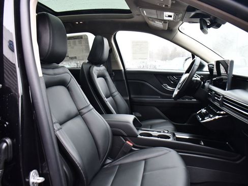 Used 2026 Lincoln Corsair Premiere image 16