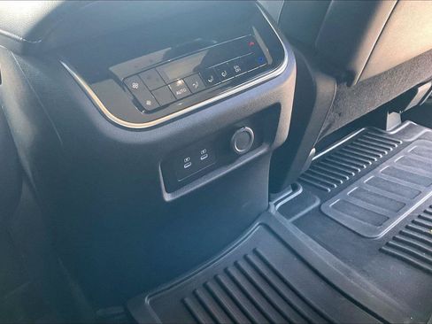 Certified 2025 Nissan Armada SV AWD/4WD image 33