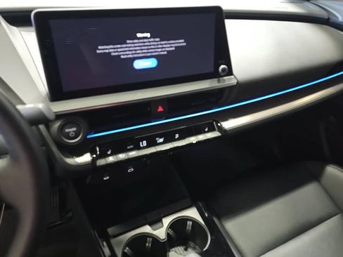 Used 2025 Toyota Prius XLE AWD/4WD image 15