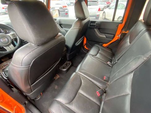 Used 2013 Jeep Wrangler Unlimited Sahara image 14