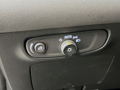 Used 2025 Buick Encore GX Preferred image 17