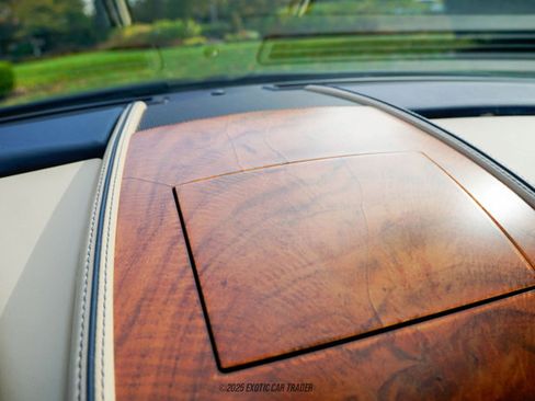 Used 2015 Aston Martin DB9 Volante image 38