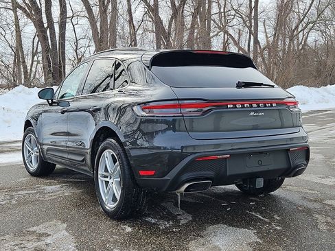 Certified 2025 Porsche Macan image 3