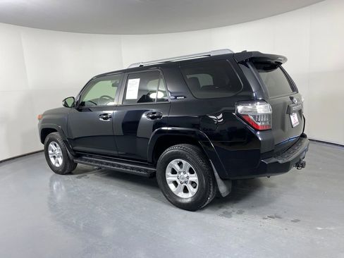 Used 2017 Toyota 4Runner SR5 Premium image 4