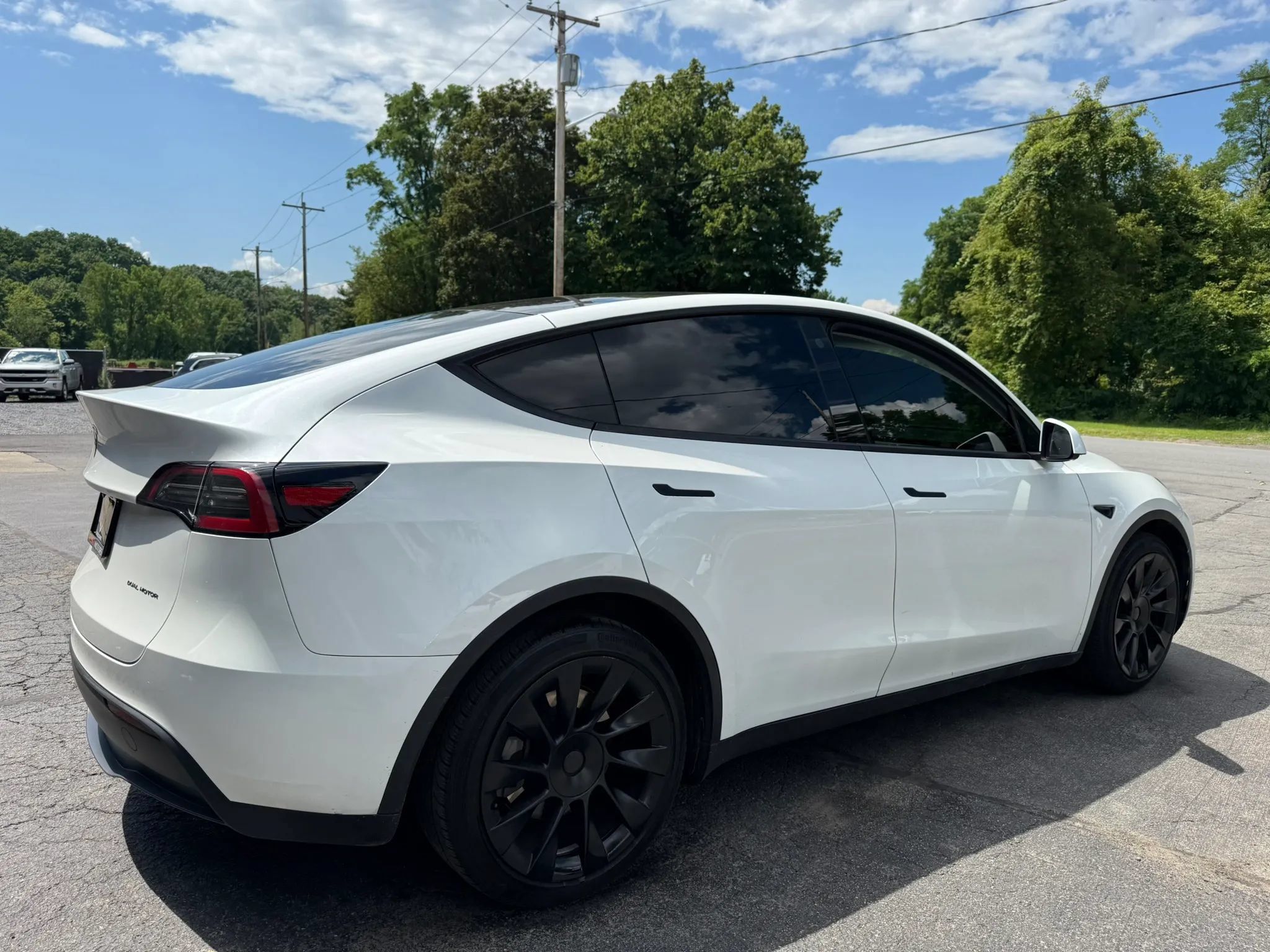 Used 2023 Tesla Model Y AWD image 6