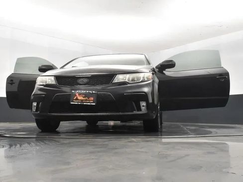 Used 2012 Kia Forte Koup SX w/ Leather Pkg FWD image 11