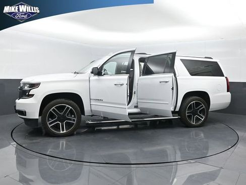 Used 2019 Chevrolet Suburban Premier image 28