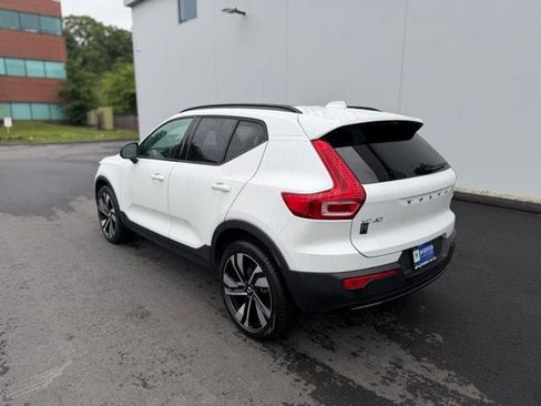 Used 2024 Volvo XC40 B5 Plus w/ Climate Package AWD/4WD image 9