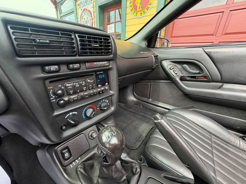 Used 2002 Chevrolet Camaro Z28 w/ Sport Appearance Pkg RWD image 35