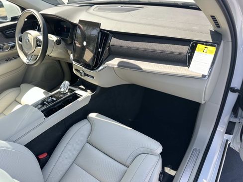 New 2026 Volvo XC90 T8 Ultra w/ Protection Package Premier AWD/4WD image 22
