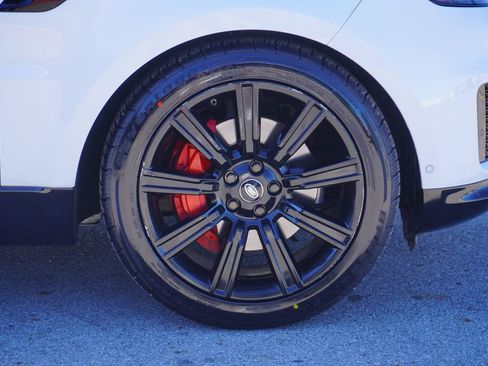 Used 2021 Land Rover Range Rover Sport HSE Silver Edition image 13