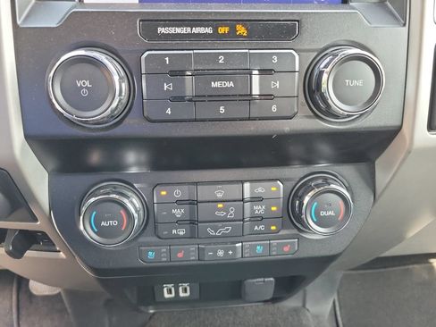 Used 2020 Ford F150 Lariat w/ Equipment Group 501A Mid AWD/4WD image 19