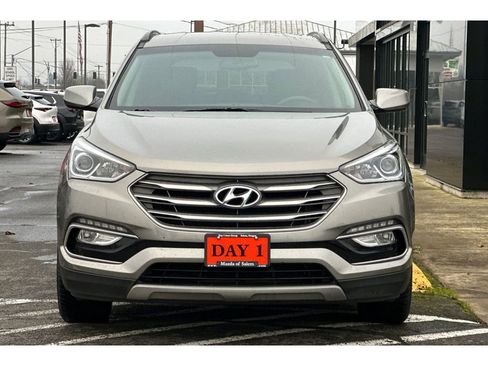 Used 2017 Hyundai Santa Fe Sport image 11