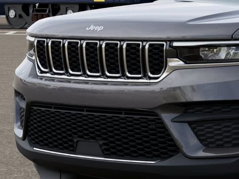 New 2025 Jeep Grand Cherokee Laredo X w/ Luxury Tech Group I AWD/4WD image 11