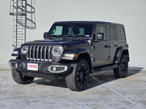 Used 2021 Jeep Wrangler Unlimited Sahara w/ Cold Weather Group image 4