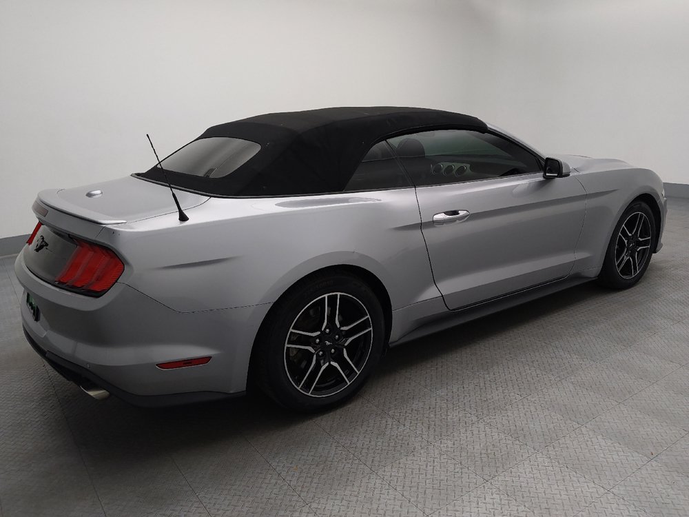 Used 2022 Ford Mustang Premium RWD image 10