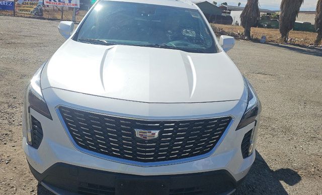 Used 2019 Cadillac XT4 Premium Luxury AWD/4WD image 2