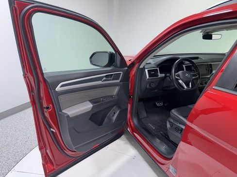 Used 2023 Volkswagen Atlas SEL R-Line image 12