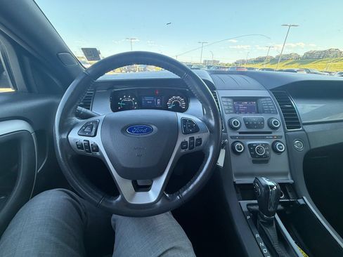 Used 2016 Ford Taurus SEL FWD image 7