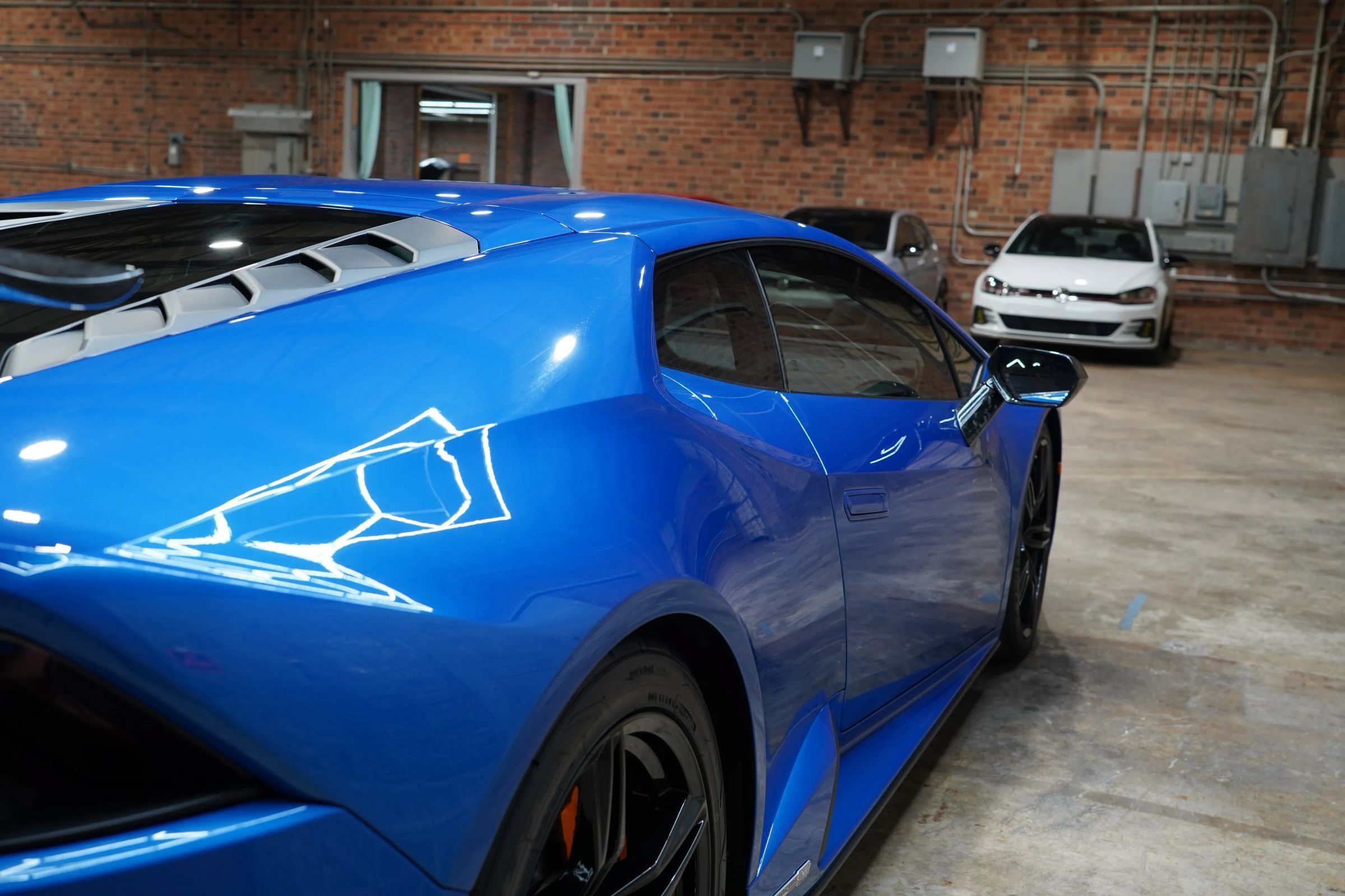 Used 2020 Lamborghini Huracan EVO RWD image 21