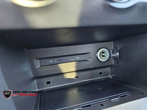 Used 2022 Volkswagen Taos SE FWD image 27