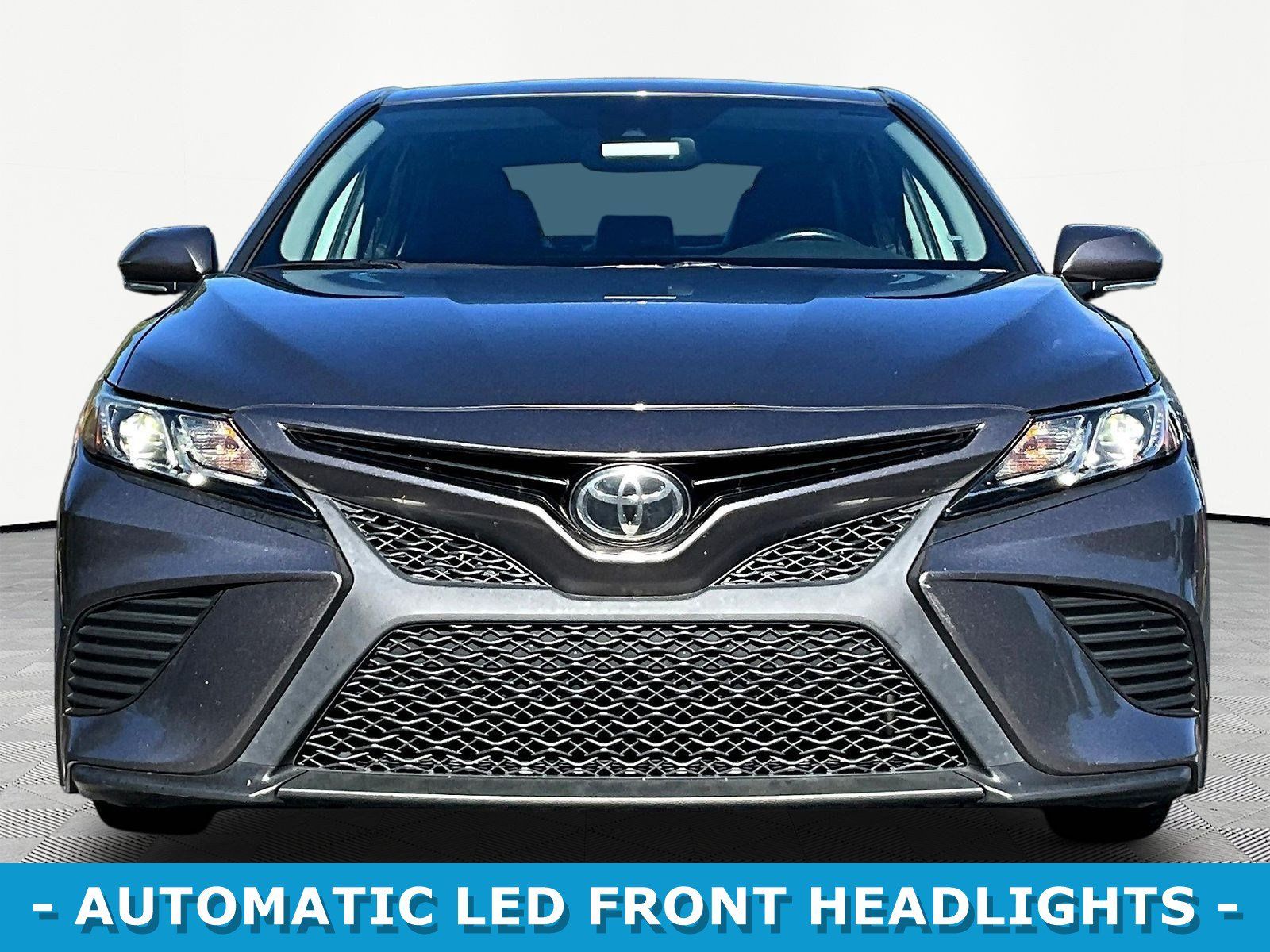Used 2019 Toyota Camry SE w/ Convenience Package FWD image 2