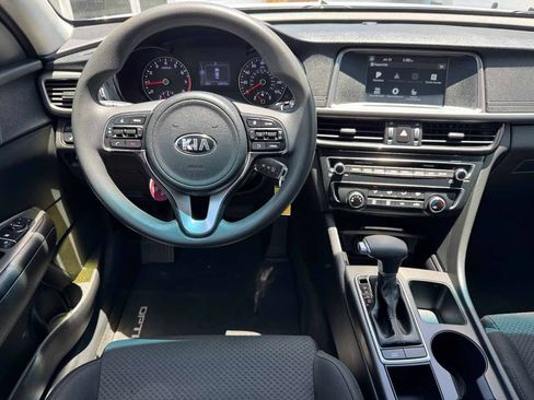 Used 2018 Kia Optima LX w/ 17" Alloy Wheels Package FWD image 19