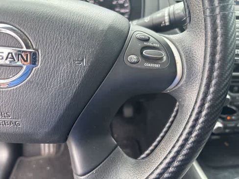 Used 2020 Nissan Pathfinder S FWD image 12